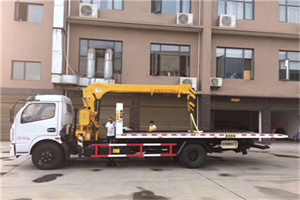 控江路附近汽车轮胎更换